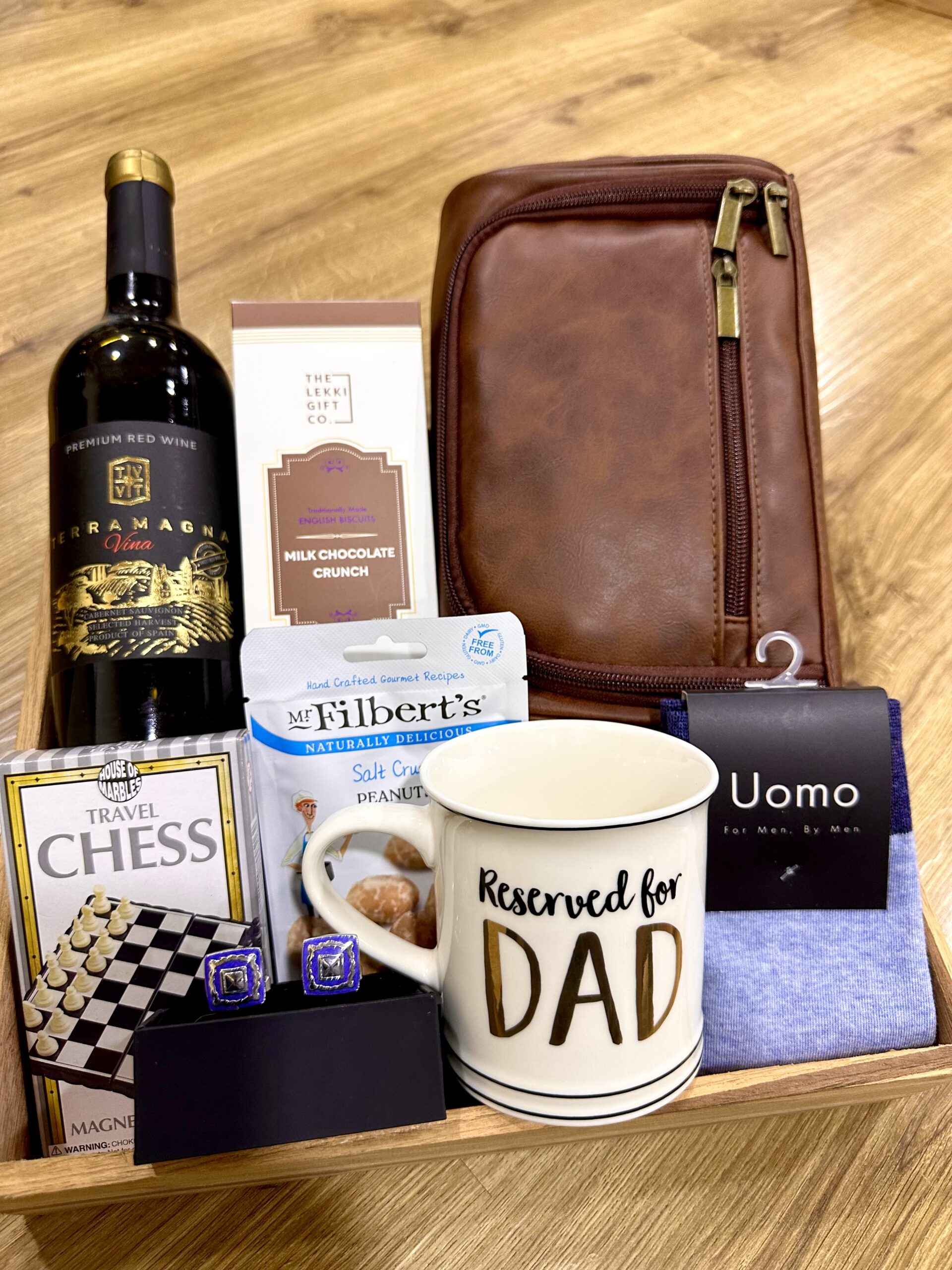 Reserved for Dad Gift Box 🤎