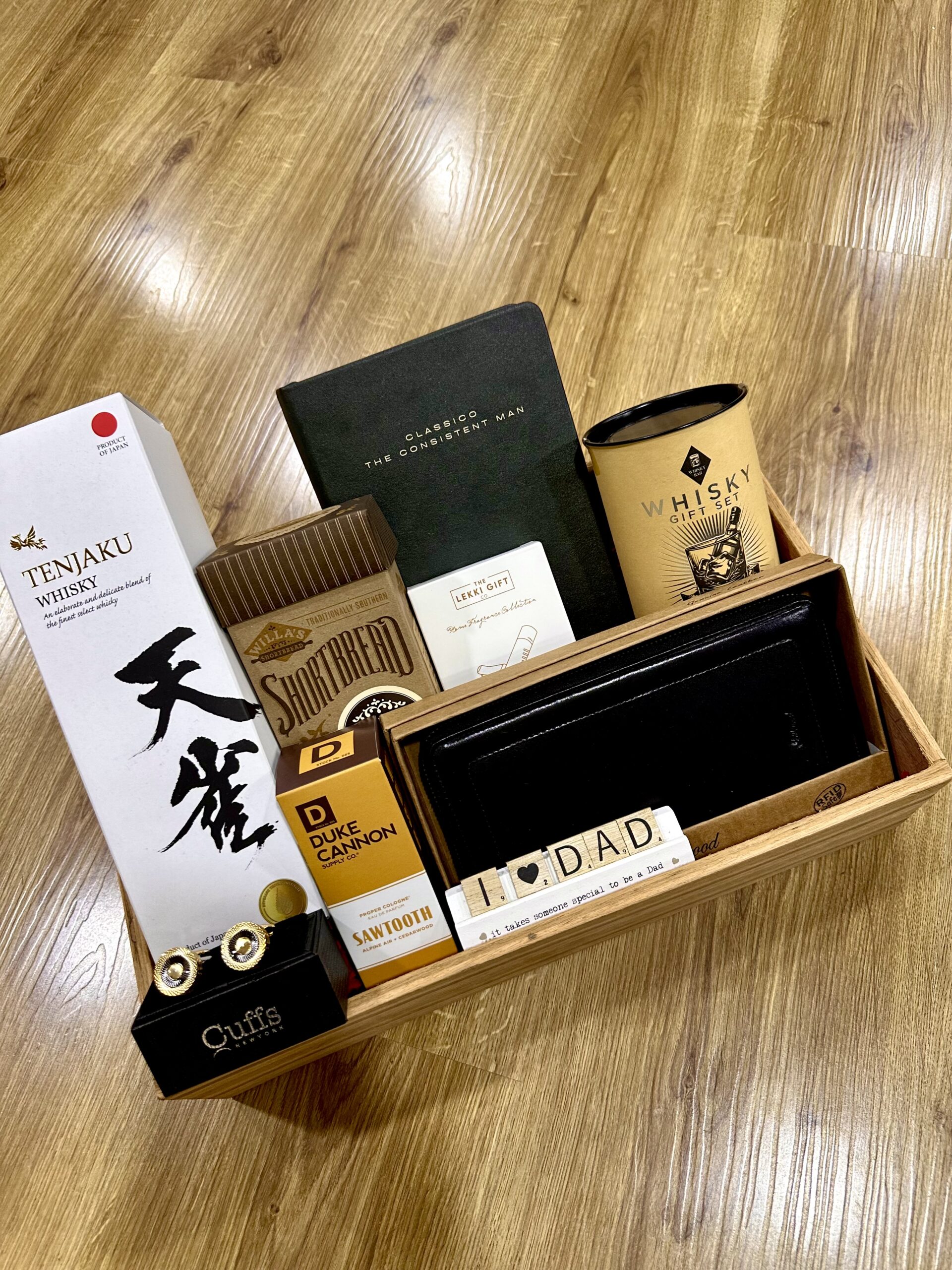 The Savvy Dad Gift Box 🖤🥃