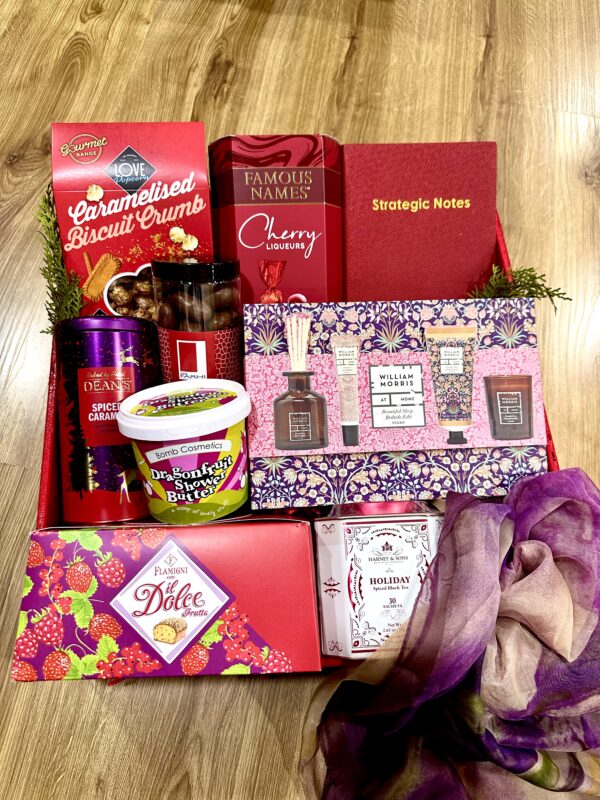 THE LUXE COMFORT & TREATS CRATE